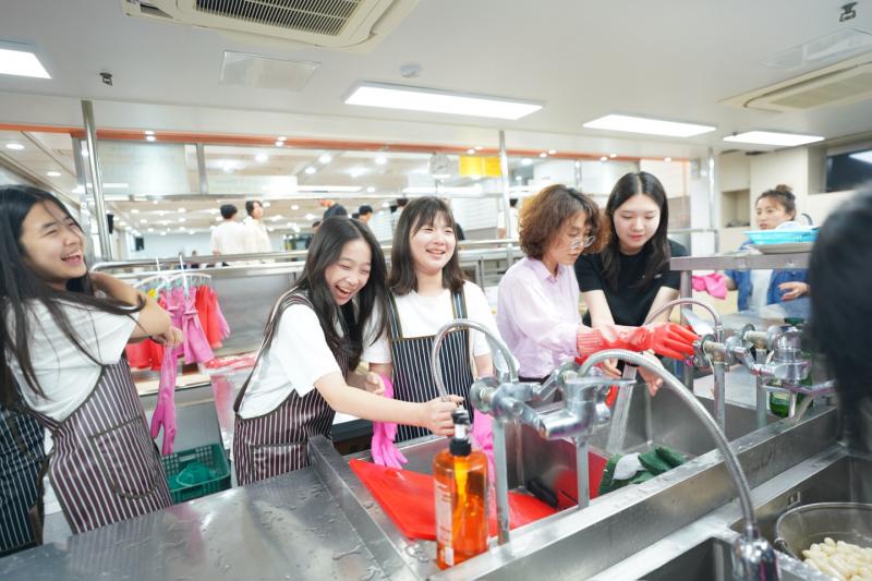 중고등부의 섬김-49